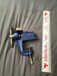 Vice Cast Iron Table Mounted With 2 1/2” Wide Jaws - Picture 1 of 3