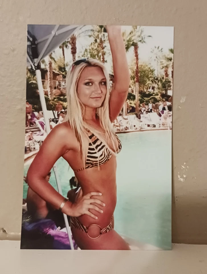 Brooke Hogan photo, WWE, WWF, daughter of Hulk Hogan - Image 1 of 1