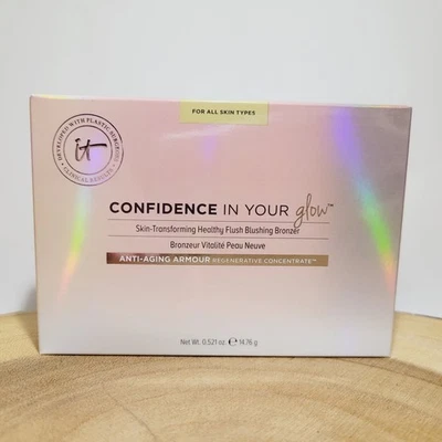 it Cosmetics CONFIDENCE IN YOUR glow (Instant nude Glow) Flush Blushing Bronzer - Image 1 of 4