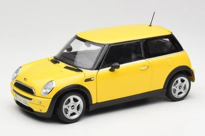 80430148553 Mini Cooper One Aerodynamics Package Yellow Kyosho 1/18 - Immagine 1 di 4