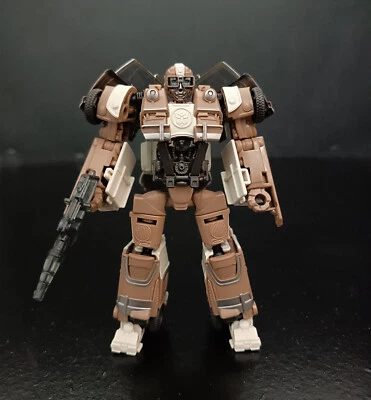 HASBRO 2023 TRANSFORMERS ROTB STUDIO SERIES 108 WHEELJACK ROBOT 100% COMPLETE - Image 1 of 4