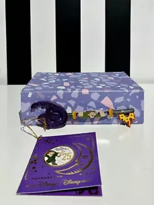 ๐ Disney Store Collectors Key Hunchback Of Notra Dame 25th Anniversary Decor - Picture 1 of 6