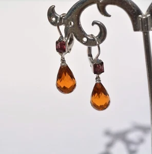 Orecchini pendenti oro 18 kt con zaffiri Burma e corniole naturali - Foto 1 di 6
