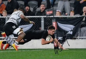 Rugby - George Bridge - Hand Signed A4 Photograph -New Zealand -All Blacks -COA - Picture 1 of 1