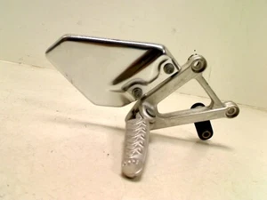 pedana anteriore destra per APRILIA RSV 1000 1998-2003 usato 114515 - Foto 1 di 5