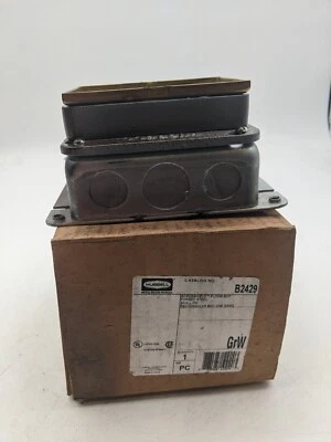 Caja de piso Hubbell B2429 Scrubshield de acero con forma rectangular poco profunda de 1 velocidad Foto 1 de 4