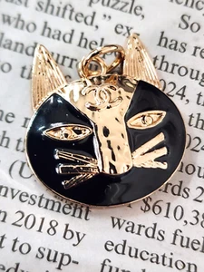 CHANEL BUTTON BLACK CAT GOLD TONE 25 MM ZIP PULL - Picture 1 of 4
