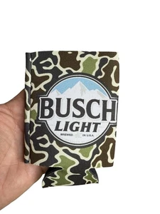 NUEVO Enfriador de latas de cerveza Busch Light Koozie CAMO patrón difícil de encontrar - doble cara - Imagen 1 de 2
