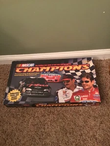 Gioco da tavolo Milton Bradley Nascar Champions 1998 vintage completo Earnhardt - Foto 1 di 10