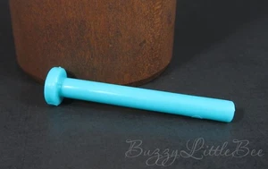 Monster High Doll G3 Twyla Boogeyman Garden Mysteries Blue Clothing Rack Pin - Picture 1 of 3