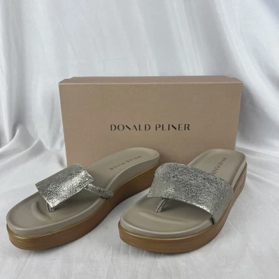 Sandalia Donald Pliner Fifi Cuero Talla 8.5 Claro Taupe Guijarro Metálico Para Mujer’s Foto 1 de 4