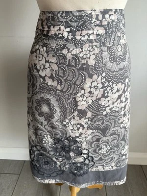 Monsoon Ladies Patterned Skirt Size 22. Great Condition. - Image 1 of 4
