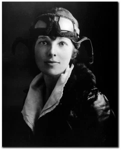 Amelia Earhart in Flight Gear - Remastered 8 x 10 Photo (S&W) - Bild 1 von 1