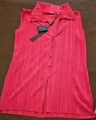 Blusa ELIE TAHARIE Cuello Sin Mangas Abotonada Plisada Rosa Talla XS NUEVA CON ETIQUETAS Foto 1 de 4