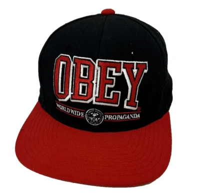 Chapéu Snapback Logotipo Bordado Propaganda Mundial OBEY Preto Vermelho Boné OSFA Lã - Imagem 1 de 4