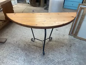 Vintage Beistelltisch schwarz Metallgestell Halbmond natur braun Kieferplatte Flur - Bild 1 von 5