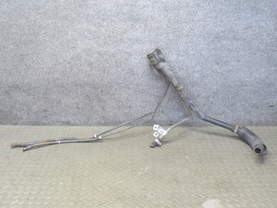 00-05 TOYOTA MR2 SPYDER ZZW30L TANQUE DE COMBUSTIBLE LLENADO CUELLO TUBO OEM Foto 1 de 4