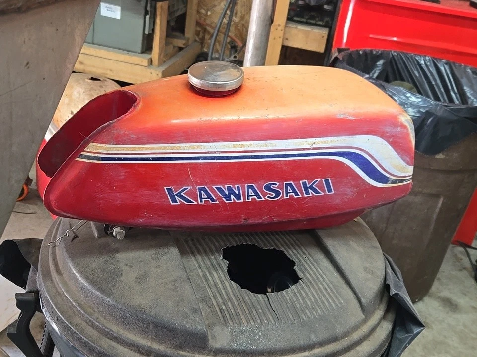 Kawasaki G3S 90 1973 OEM tanque de combustible/tapa de gas  Foto 1 de 4