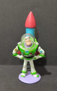 Figura de colección 2001 Disney Pixar Hasbro Toy Story Buzz Lightyear con cohete - Imagen 1 de 6