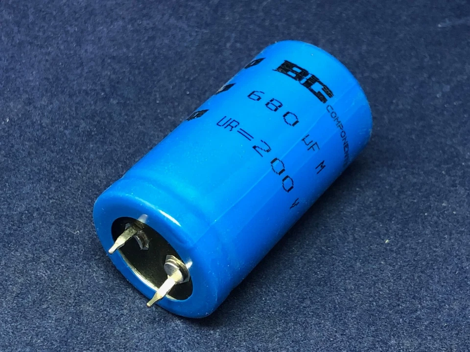 BC COMPONENTS BC Comp/Vishay Electrolytic Capacitor 680µF 200V Snap In 25mm x 46mm
