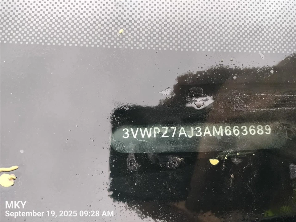 RIGHT REAR SEAT BELT 2010 VOLKSWAGEN JETTA Foto 1 de 4