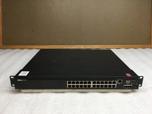 Commutateur réseau Gigabyte Ethernet 24 ports Dell EMC E04W N2024 monté en rack - Photo 1/10