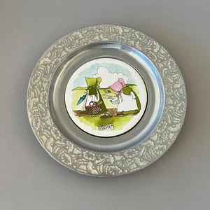 Plato de colección Wilton of Columbia PA, RWP peltre VIERNES 11" días de la semana - Imagen 1 de 10