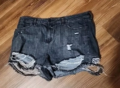 Pantalones cortos Refuge+ negros desgastados ~ talla 18 Foto 1 de 2