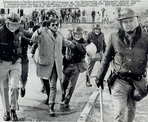 1969 Wire Photo Madison Wisconsin Police arrest strike students at demonstration - Picture 1 of 2
