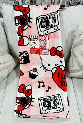 HELLO KITTY Cámaras de San Valentín, Cintas de Cassette y Cupcakes Manta Rosa Foto 1 de 2