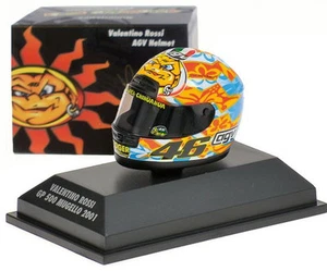 Minichamps Valentino Rossi Helmet - GP 500 Mugello 2001 1/8 Scale - Picture 1 of 2