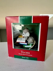 1989 Vtg Hallmark Favorite Teacher Christmas Ornament Mouse Books School Gift - Picture 1 of 12