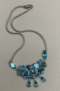 Vintage Eisblau Offen Folienrücken Strass Silberfarben Statement Hänger Halskette - Bild 1 von 5
