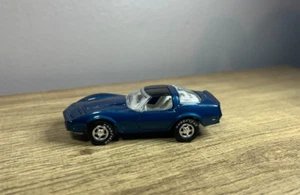 Johnny Lightning Classic Corvettes - 1982 Blue Chevrolet Corvette T-Top 1:64 Car - Picture 1 of 5