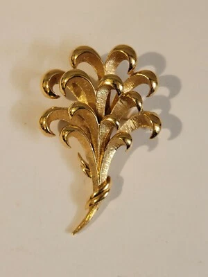 Pin Monet ramo floral dorado Foto 1 de 4