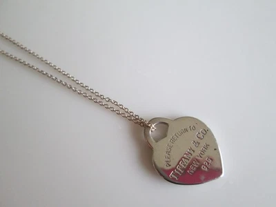 COLGANTE CORAZÓN PLATA ESTERLINA TIFFANY & CO. EN CADENA DE 16 PULGADAS Foto 1 de 4