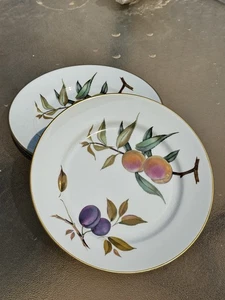 Royal Worcester EVESHAM VALE (6) Dinner Plates 10 1/8" Fruit Pattern ~Gold Rim - Picture 1 of 4