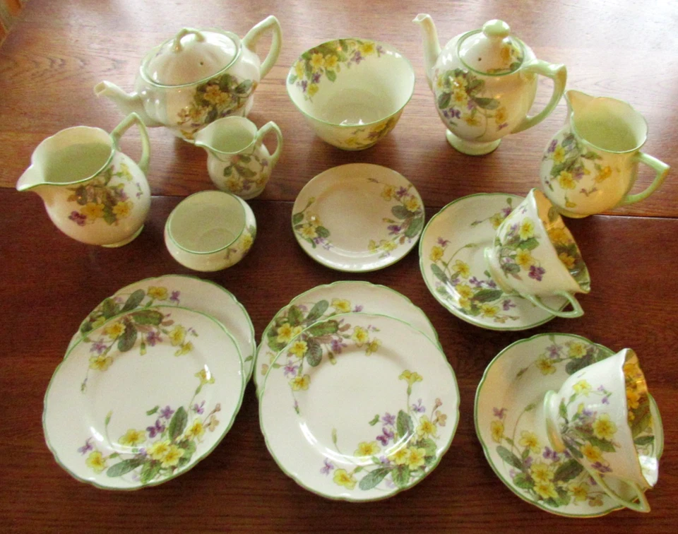 ROYAL DOULTON - APRIL V 2000 - 16 PIECES-2 TEAPOTS, JUGS, CUPS/SAUCERS  etc. - Image 1 of 4