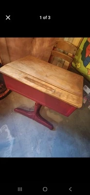 "Escritorio escolar de moda" infantil vintage de 1920 con tintero restaurado Foto 1 de 3