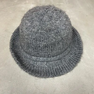 Vtg Aris Gray Women’s Sweater Knit Hat Winter Cap Soft Short Brim Fedora Style - Picture 1 of 6