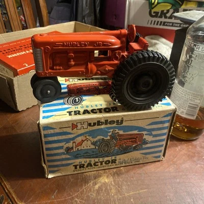 Tractor Hubley Jr. de colección NOS No. 472 en caja Foto 1 de 4