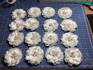 16- 3” White Chiffon Flowers - Picture 1 of 3