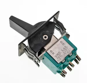 J-B-T MOM PADDLE SNAPIN LUNETTA INTERRUTTORE A BILANCIERE DPDT ON-(ON) 5A/125VAC JBT B226J21Z - Foto 1 di 4