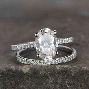 Set Anello Sposa Donna Matrimonio Diamante Simulato Ovale 2 Ct Finitura Oro Bianco 14K - Foto 1 di 8