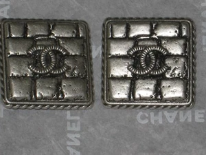CHANEL 2 SILVER  METAL CC LOGO BUTTON SQUARE 16 MM X 16MM NEW LOT two - Picture 1 of 2