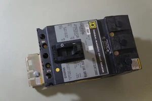Interruptor de circuito Square D FCB24025AC, 25 amperios, 480 V, 3 polos - Imagen 1 de 9