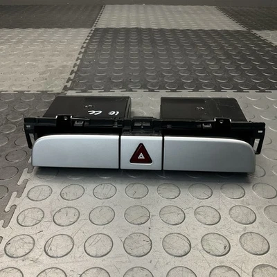 Volkswagen CC 2009-2012 panel de tablero central delantero caja de almacenamiento con interruptor de peligro OEM Foto 1 de 4