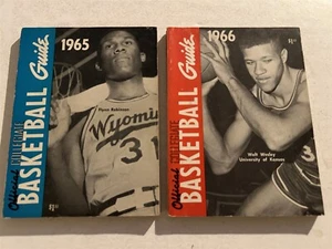 1965 1966 College Basketball Guide KANSAS Walt WESLEY Wyoming FLYNN ROBINSON - Picture 1 of 3