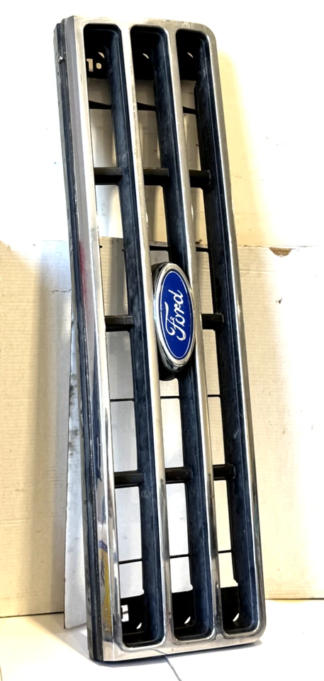 Ford F150 F250 F350 1987-1991 montaje de parrilla delantera - daños menores - cromo OEM Foto 1 de 4