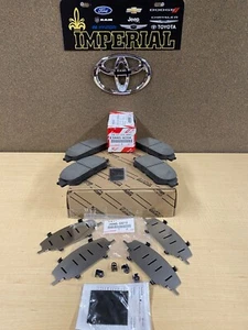 2004-2010 TOYOTA SIENNA GENUINE TCMC FRONT BRAKE PAD SET WITH SHIMS 04465AZ204 - Imagen 1 de 5
